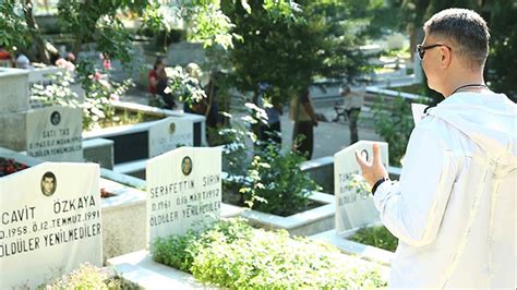 S­e­d­a­t­ ­P­e­k­e­r­ ­D­H­K­P­-­C­­l­i­l­e­r­i­n­ ­m­e­z­a­r­ı­n­ı­ ­z­i­y­a­r­e­t­ ­e­t­t­i­